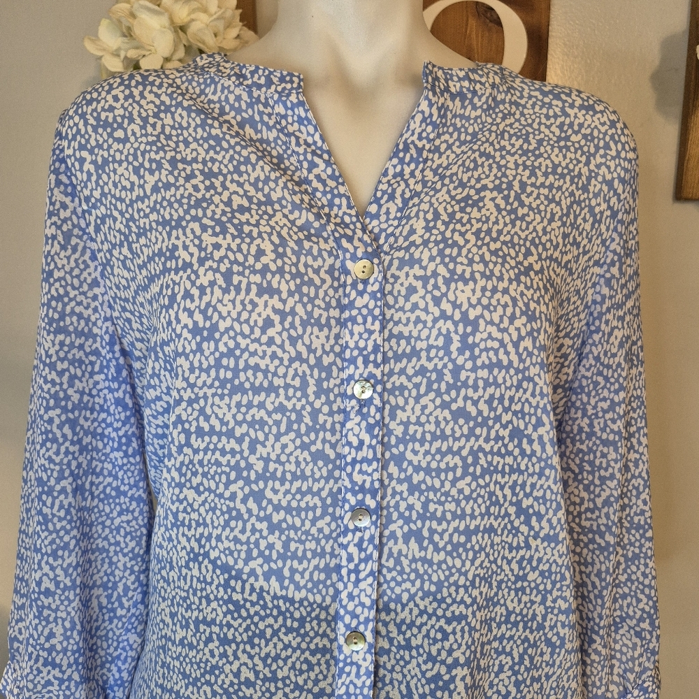 Chico's Semi Sheer 3/4 Sleeve Button Blouse - Picture 2 of 8